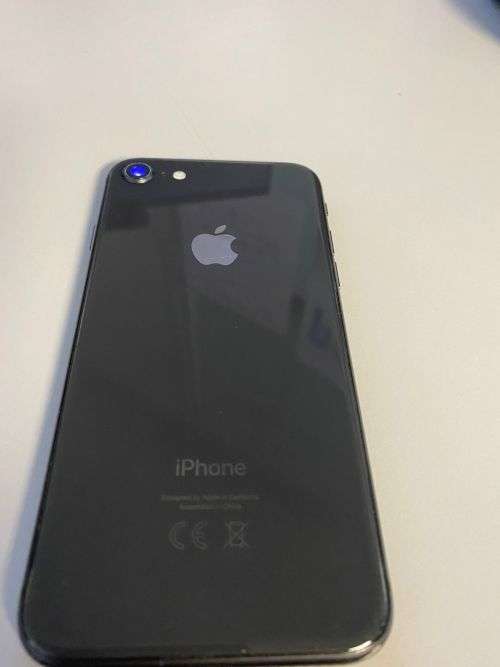 Apple iPhone 8 64GB Black (Very good condition with charger)