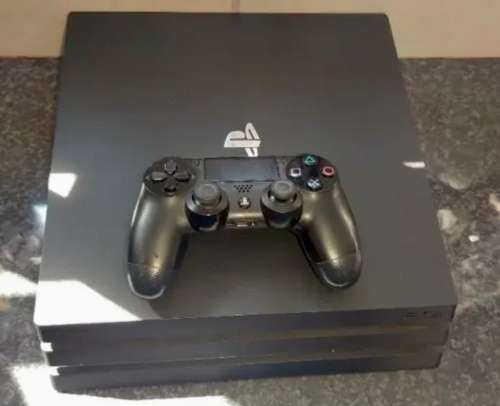 Sony PlayStation 4 PS4 PRO 1TB with 1 controller (very good condition)