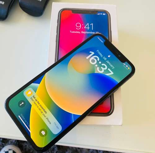 Apple iPhone X 64GB space grey battery 84% Excellent condition with charger & box - no Face ID )