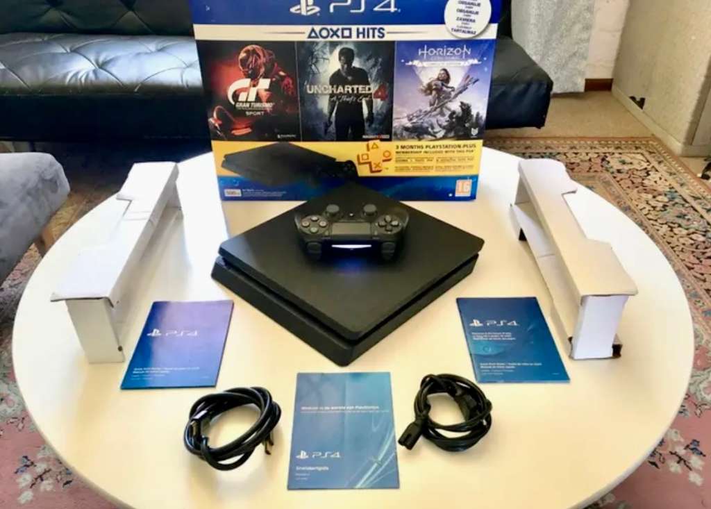 Sony PlayStation 4 Slimline PS4 1TB with 1 controller & 1 game (good condition)