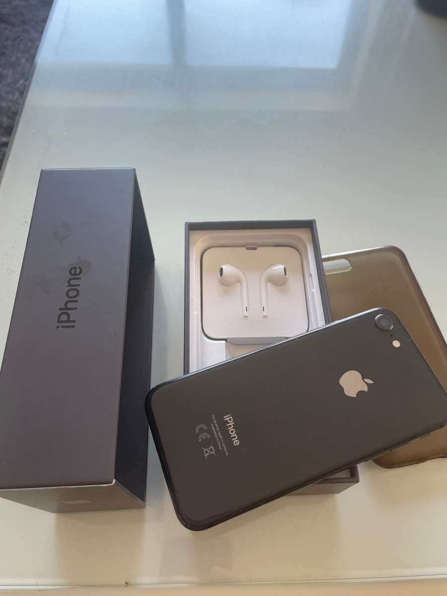 Apple iPhone 8 64GB space grey (fairly good condition with box)