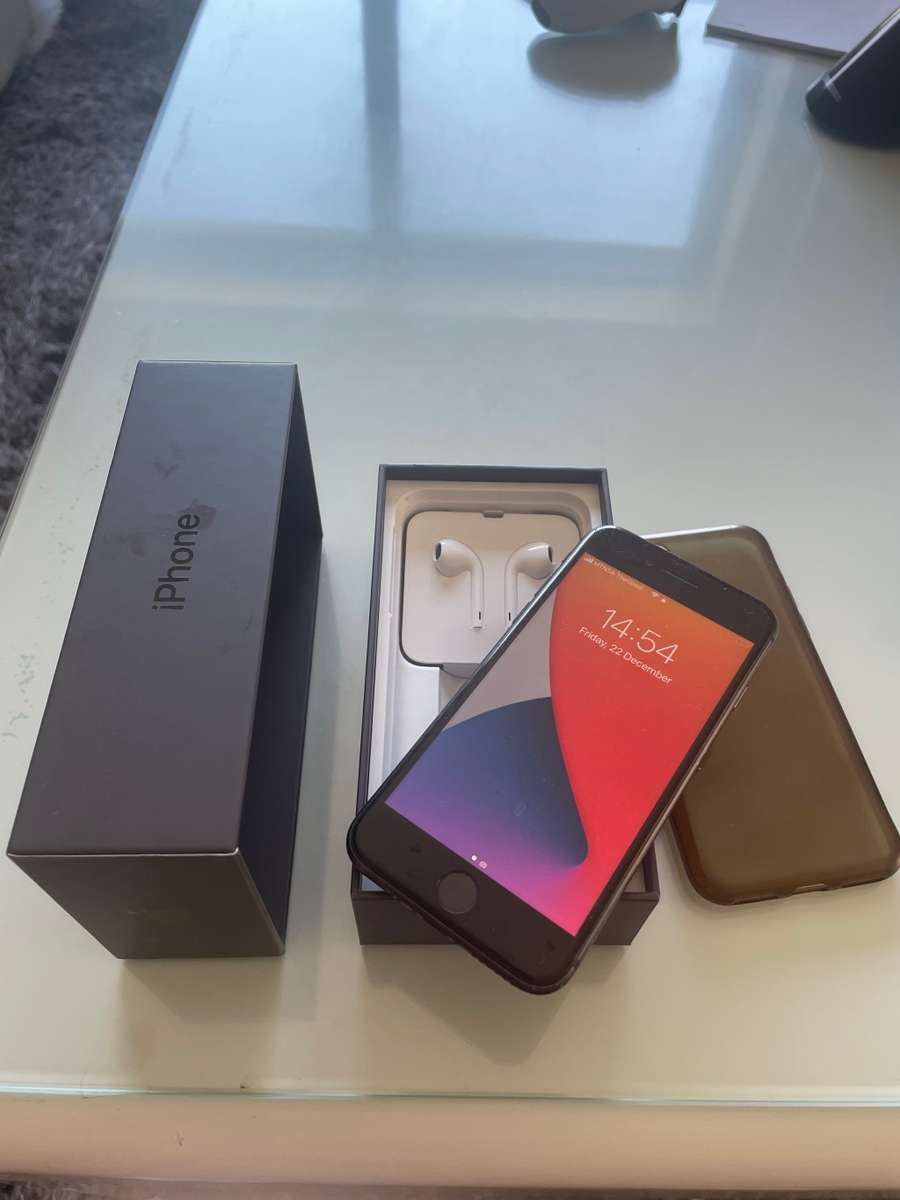 Apple iPhone 8 64GB space grey (fairly good condition with box)