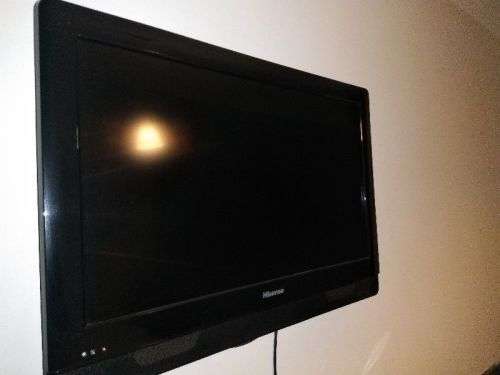 32" Hisense LCD TV - Good condition + FREE DVD Player