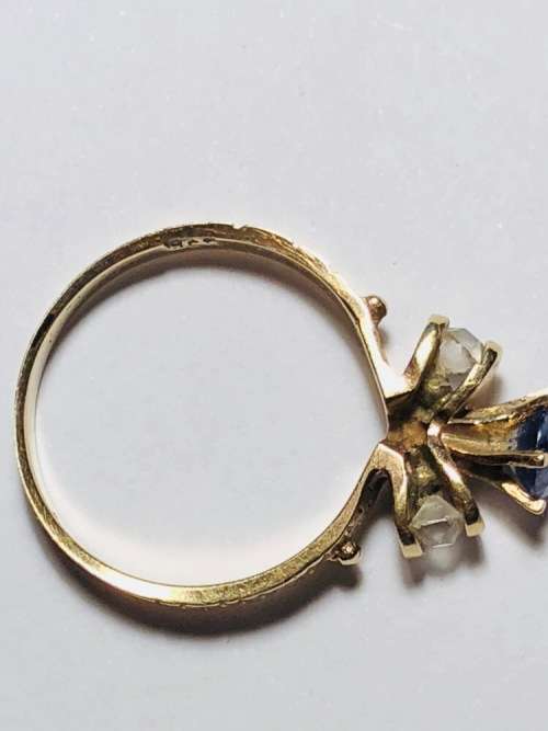 Ladies Tanzanite diamond ring