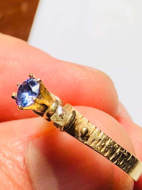 Ladies Tanzanite diamond ring