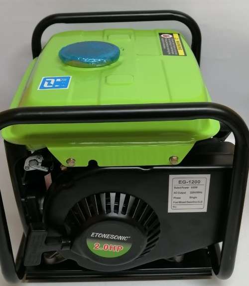 Petrol Generator 750W(2 stroke) - Run small appliances( TV, Fridge and light)