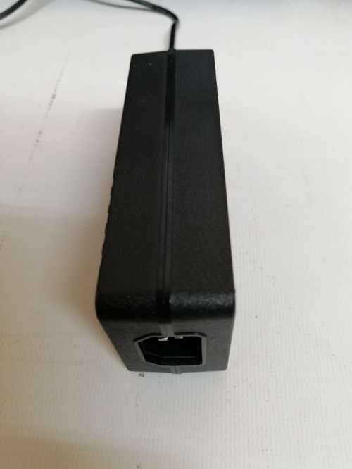 19` LED HDMI Monitor 12V and 220V with audio and hdmi, VGA , AVI input