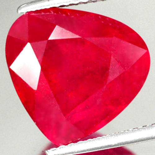8.96ct TRIANGLE CUT RED RUBY