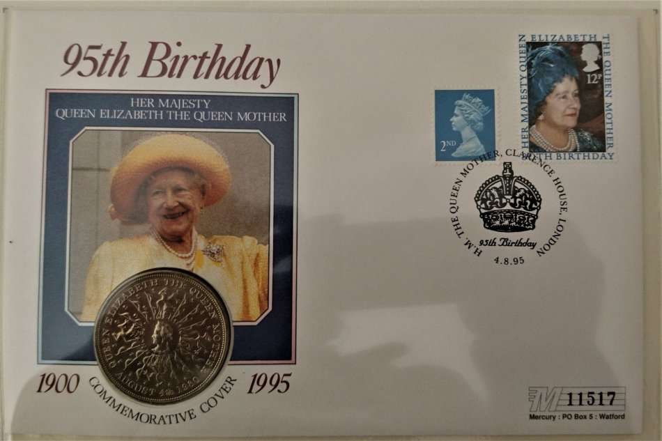 Album - Queen Elizabeth II's 95th Birthday - Incl. 6 Coin Covers & Silver Coin Proof Certificate