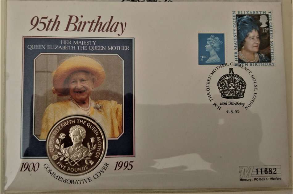 Album - Queen Elizabeth II's 95th Birthday - Incl. 6 Coin Covers & Silver Coin Proof Certificate