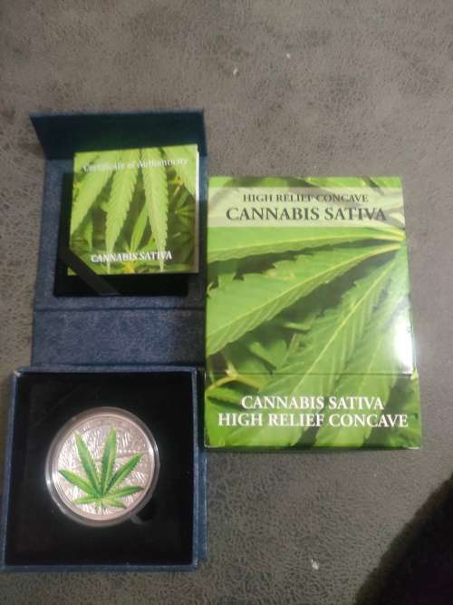 Republic of Benin 1 OZ Silver Coin. 1000 Francs. Only 999 minted. Partly coloured