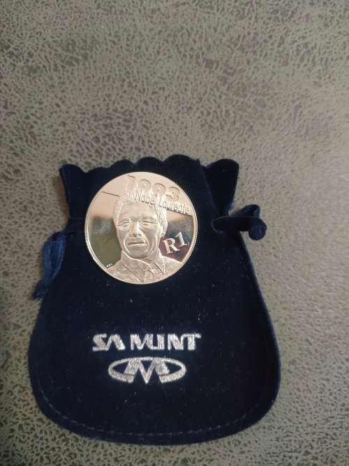 2007 Silver uncirculated R1. Nelson Mandela nobel laureate in SA Mint pouch wit coa