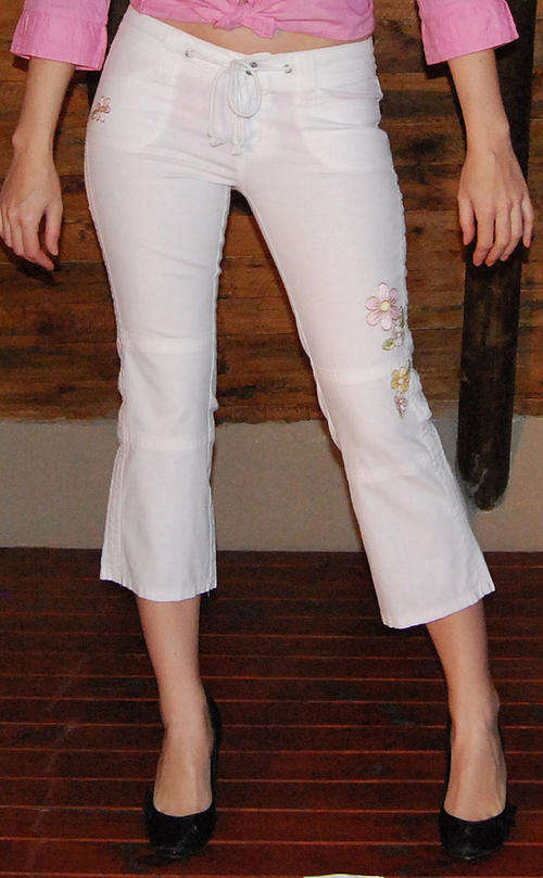 White ebroidered summer pants from Europe Size 8