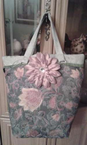 TOTE BAG. FULLY LINED. FREE purse with bag!!!!