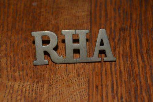 Royal Horse Artillery Shoulder title. Lugs Intact.