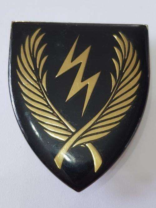 11 South African Infantry 11SAI Shoulder flash. All pins Intact.