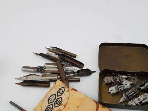 Bunch of old drawing bits and nibs.