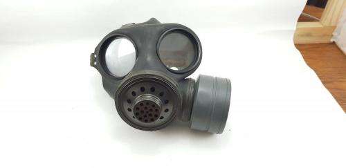 Rhodesian Gas mask in original pouch.