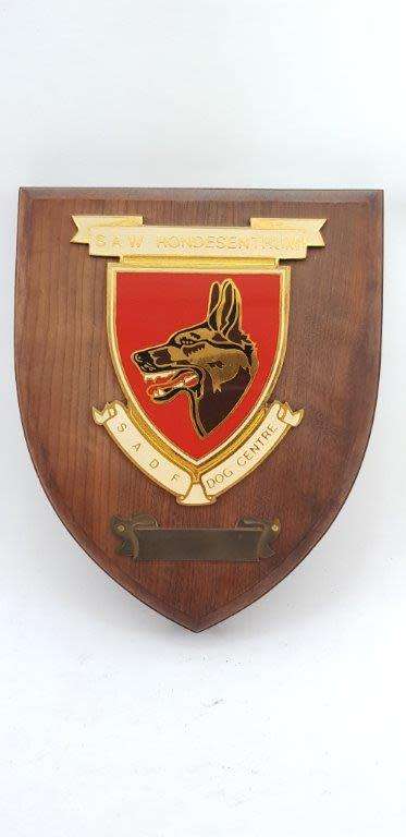 SADF Dog Centre Plaque. Plaque has crazing to the Lucite.