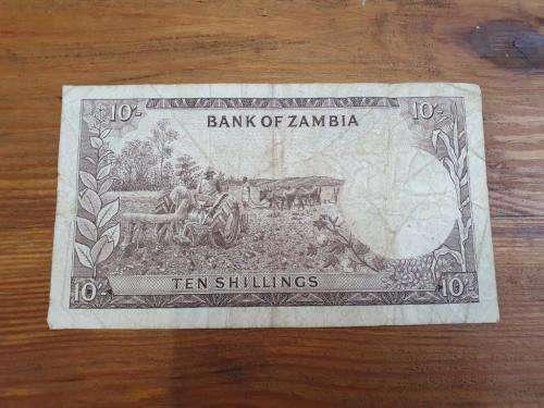 Zambia 10 Shilling bank note. Please see pictures for condition.