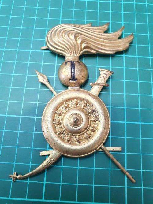 Royal Italian Army Askari Tarbush Hat badge.