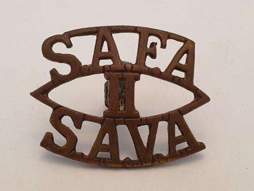 2nd South African Field Artillery Shoulder title. WWII. No Lugs, screw post.