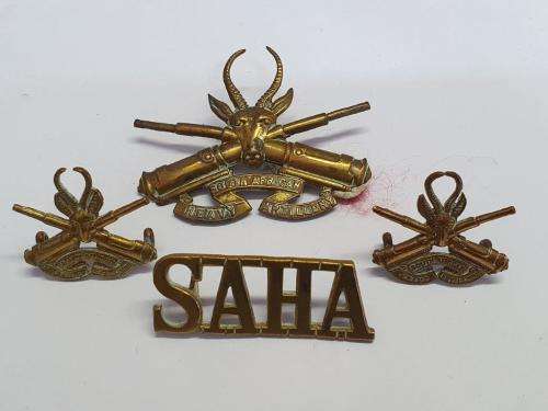 South African Heavy Artillery Cap and collar badges. Cap missing lugs.