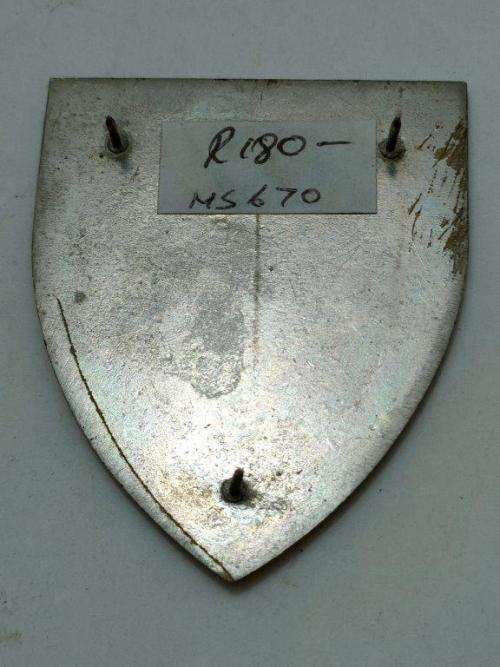 1 SSB Shoulder Flash. Pins intact.