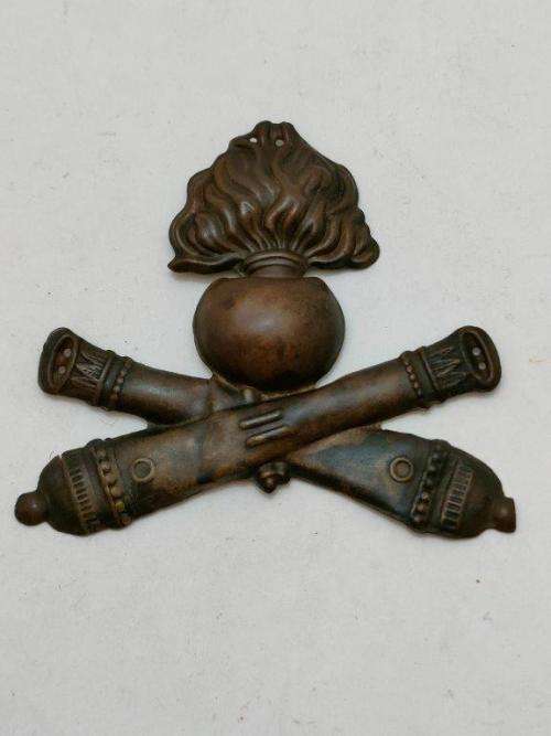 Italian WWII Artillery cap badge. No Wires or lugs.