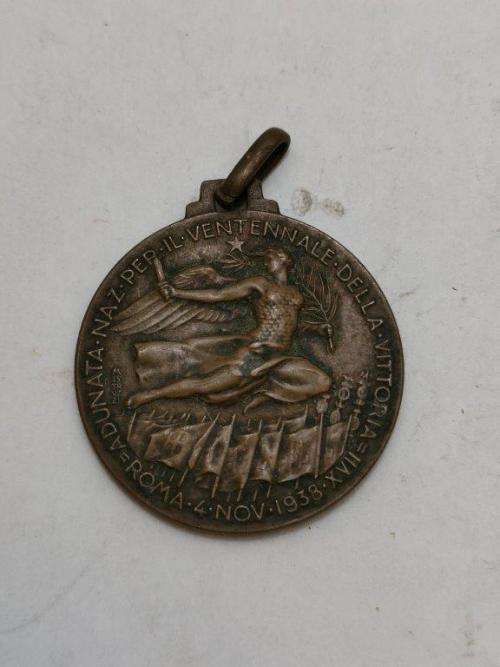 Full Size Italian Medal WWII. Association National Combattants