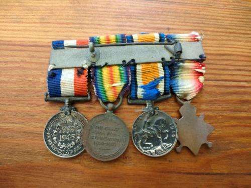 WWI and WWII Miniature medal group.