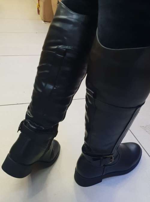 Knee high winter boots