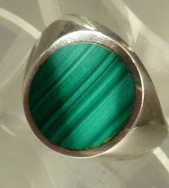 SOLID,STUNNING MALACHITE SILVER RING.VINTAGE