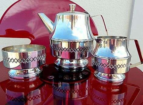 RETRO ENGLISH COFFESET, MID CENTURY. EXCELLENT QUALITY OF SILVER PLATE AND CONDITION