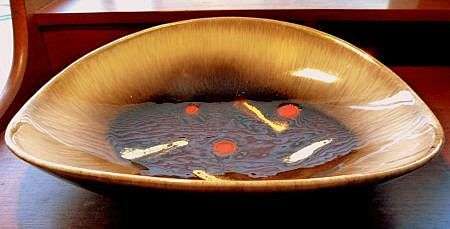 GERMAN OVAL BOWL. STUNNING VINTAGE PIECE. MARKED: CARSTEN AND TINUINGSHOF