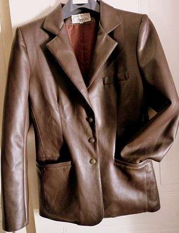 AS NEW .CHOCOLATE LADIES JACKET, PU LEATHER.EXCELLENT CONDITION