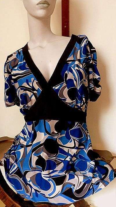 Kelso TOP IN STUNNING RETRO DESIGN. BLUE AND BLACK. SIZE 12