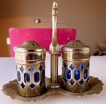 SMALL METAL PEPPER AND SALT WITH GLASS INSERTS