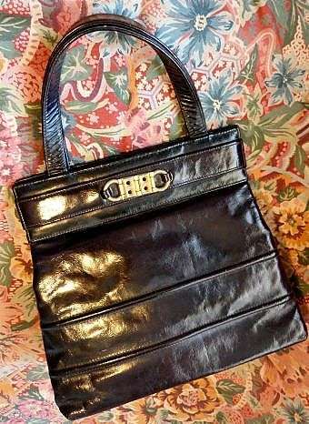 VINTAGE GENUINE LEATHER BAG. BLACK,EXCELLENT CONDITION