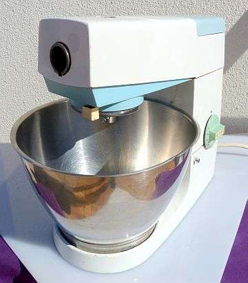 VINTAGE KENWOOD MIXER PLUS DOUGH MACHINE PLUS  MINCER.WORKING