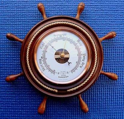 BAROSTAR, VINTAGE WOODEN SHIPSWHEEL BAROMETER WITH COPPER FRAME.EXCELLENT AND WORKING CONDITION