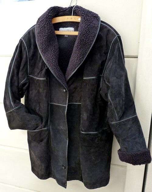 VINTAGE, BLACK GENUINE SUEDE JACKET, ITALIAN DESIGN, CLAUDIO GINETTI. WARM AND STYLISH. SIZE 18