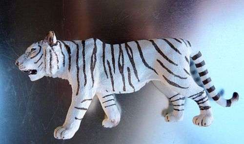 GERMAN SCHLEICH ANIMAL. WHITE TYGER. HIGHLY DETAILED
