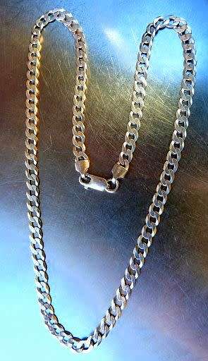 AS NEW! BOLD AND BEAUTIFUL SOLID SILVER CHAIN, MADE IN ITALY, MARKED 925