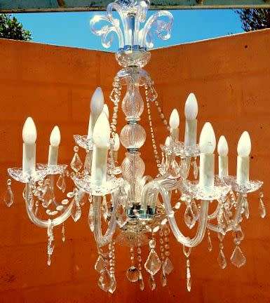 IMPRESSIVE 12 ARM CHANDELIER. BEAUTIFUL!