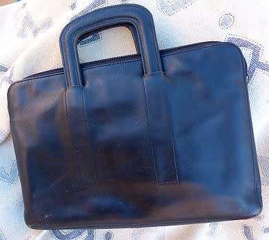 "HIDESIGN"  VINTAGE SATCHEL, for SIZE A4 plus.GENUINE BLACK LEATHER fit files or laptop. UNISEX