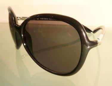 PRADA, ITALIAN LADIES SUNGLASSES.  COMFY AND SUPERLIGHT FIT, STUNNING DESIGN !