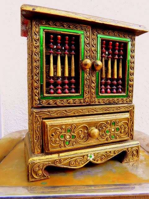 BEAUTIFUL SMALL CABINET