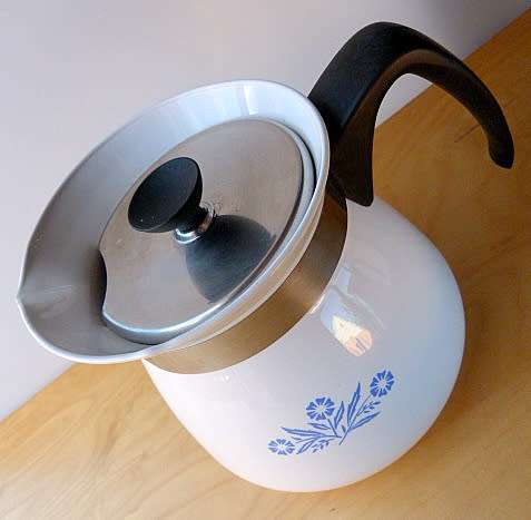 CORNING WARE, BIG POT WITH LID.8 CUPS