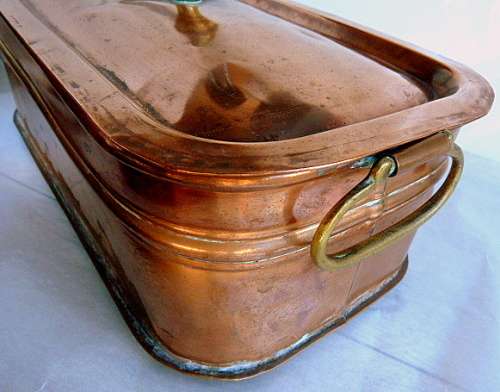 OLD COPPER PAN WITH LID. PLS READ